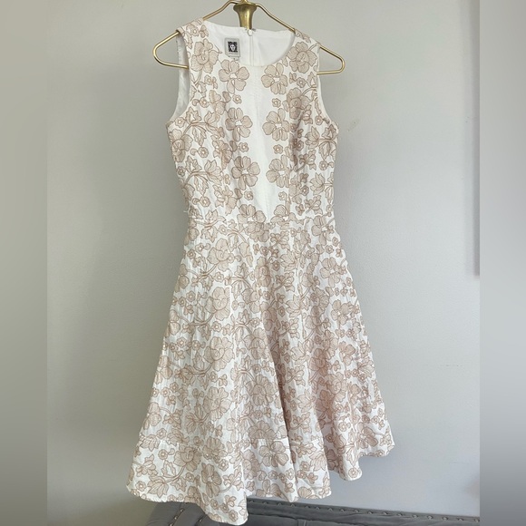 Anne Klein Dresses & Skirts - Anne Klein minimalist embroidered Floral Mini Dress White and Tan size 2